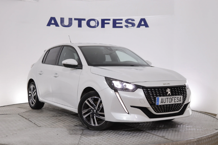 5 Monovolumen Peugeot 208 de segunda mano blanco