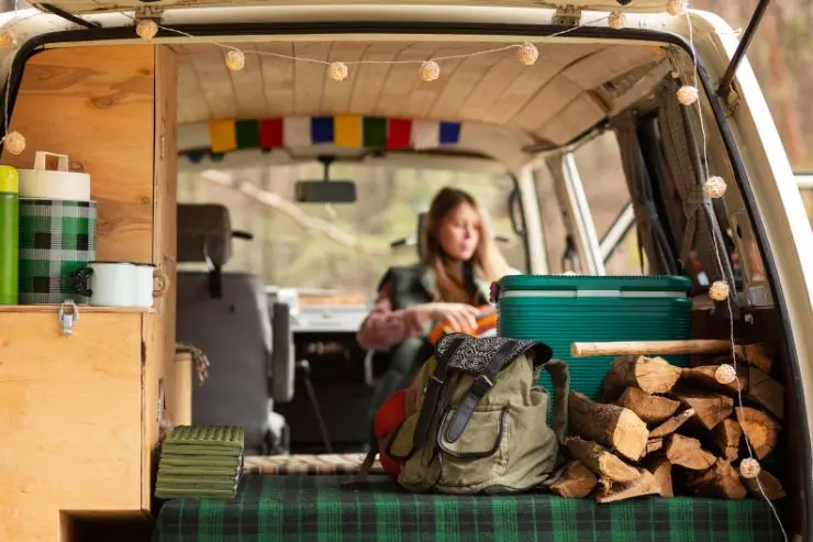 parte trasera de una camper